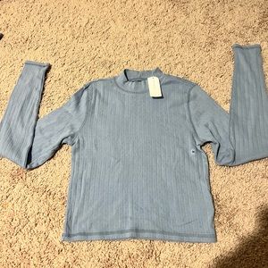 blue american eagle cropped long sleeve shirt